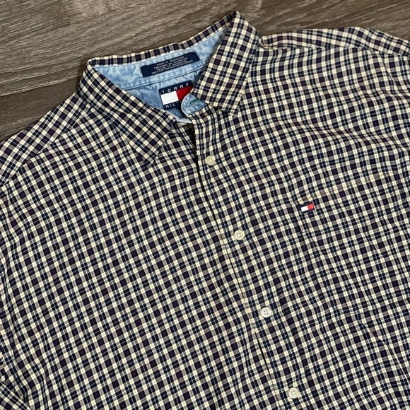 Vintage 90’s Y2K Tommy Hilfiger Long sleeve plaid button front shirt size XL - Picture 2 of 6